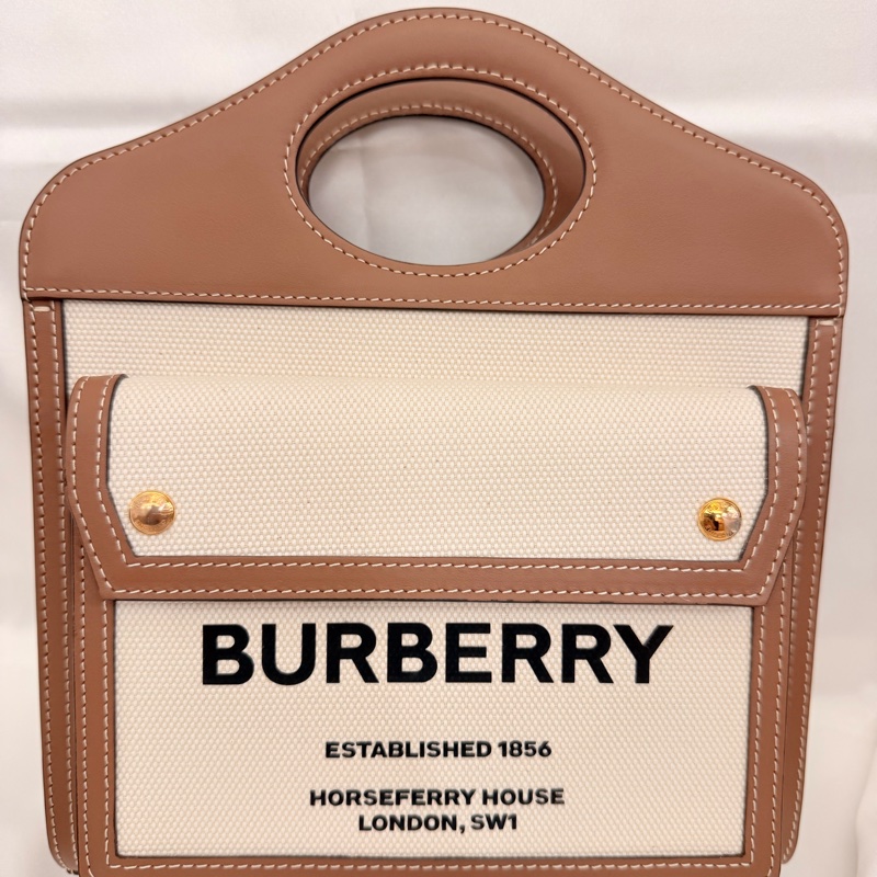 Burberry 牛皮拼帆布 mini pocket斜背包-9