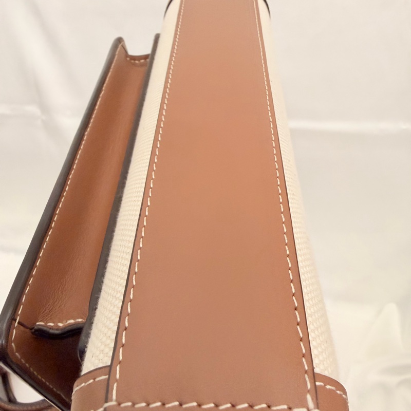 Burberry 牛皮拼帆布 mini pocket斜背包-17