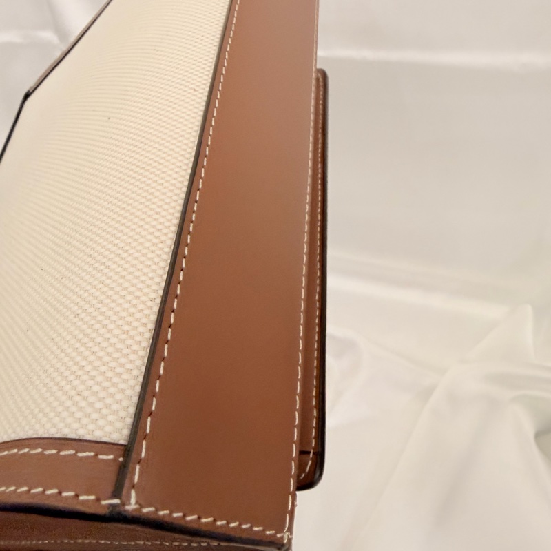 Burberry 牛皮拼帆布 mini pocket斜背包-19