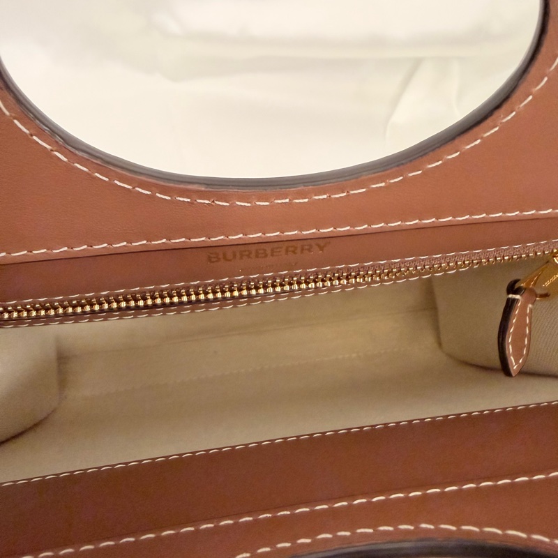Burberry 牛皮拼帆布 mini pocket斜背包-22