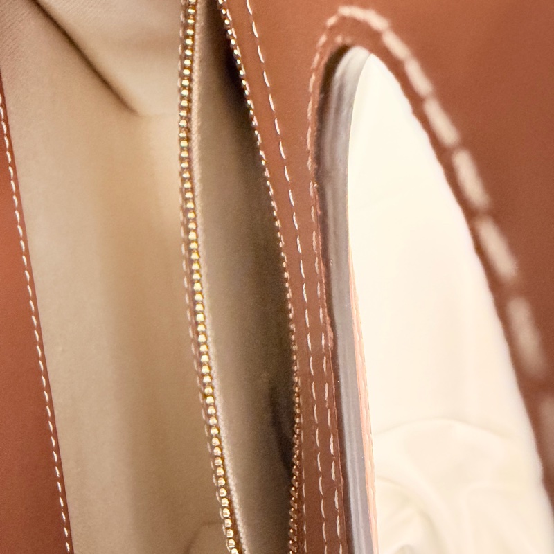 Burberry 牛皮拼帆布 mini pocket斜背包-24