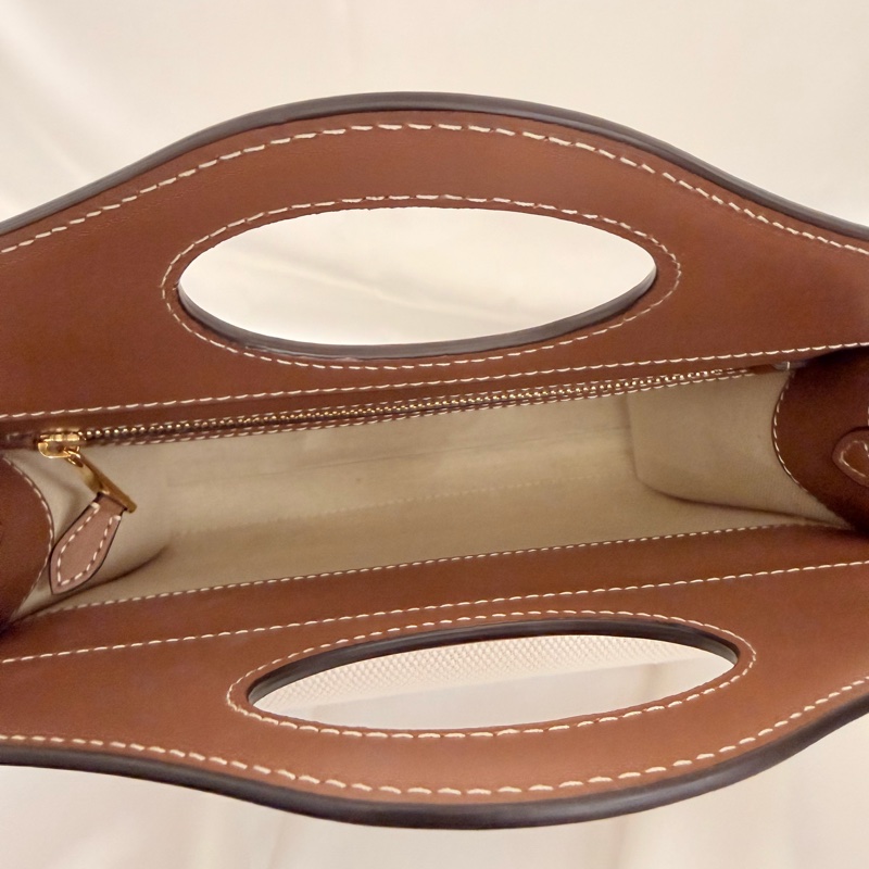 Burberry 牛皮拼帆布 mini pocket斜背包-28