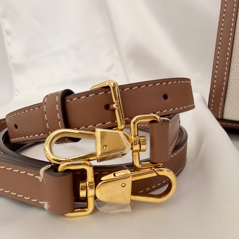 Burberry 牛皮拼帆布 mini pocket斜背包-39