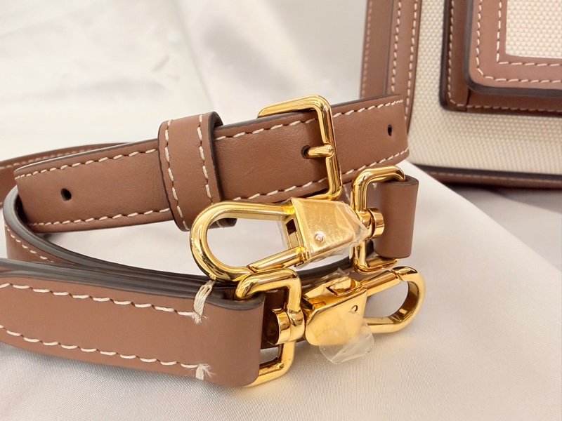 Burberry 牛皮拼帆布 mini pocket斜背包-40