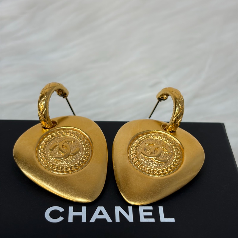 CHANEL 金色雙C金幣紋 吉他彈片撥片PICK LOGO 垂吊式 耳環 VINTAGE老香風-2