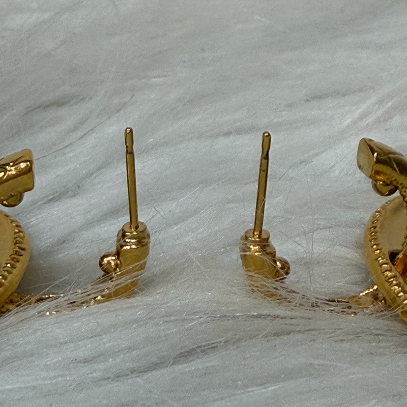 CHANEL 金色雙C金幣紋 吉他彈片撥片PICK LOGO 垂吊式 耳環 VINTAGE老香風-11