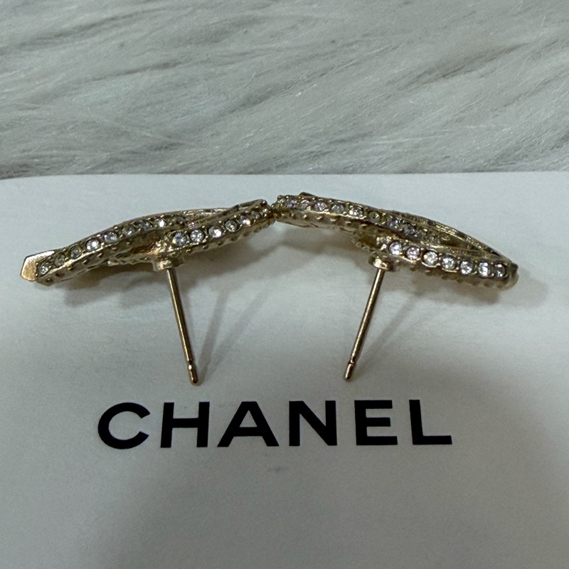 CHANEL A86504 香奈兒金色雙C 雙層雙排水鑽 LOGO 小香立體螺旋 耳環 耳針-1
