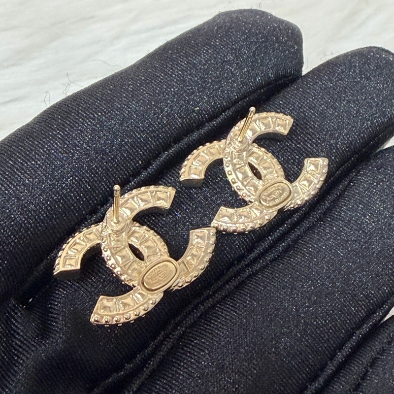 CHANEL A86504 香奈兒金色雙C 雙層雙排水鑽 LOGO 小香立體螺旋 耳環 耳針-8