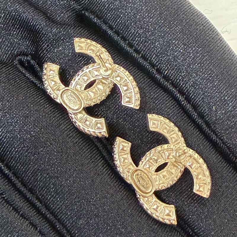 CHANEL A86504 香奈兒金色雙C 雙層雙排水鑽 LOGO 小香立體螺旋 耳環 耳針-9
