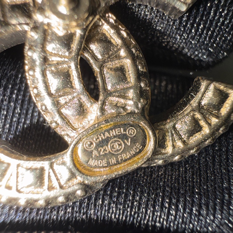 CHANEL A86504 香奈兒金色雙C 雙層雙排水鑽 LOGO 小香立體螺旋 耳環 耳針-11