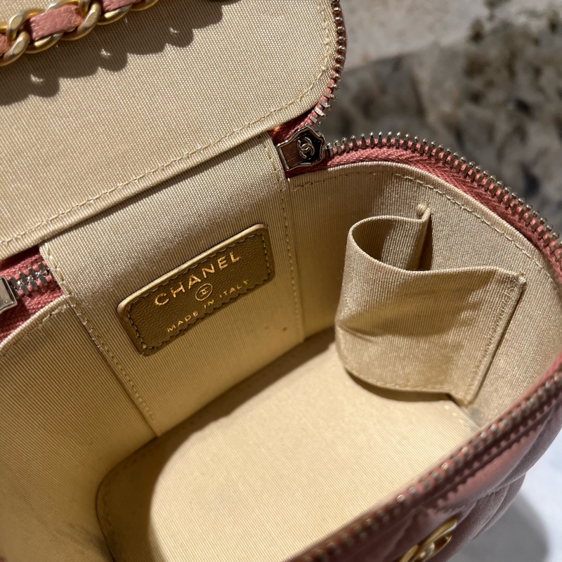 Chanel乾燥花色羊皮金球化妝包-7