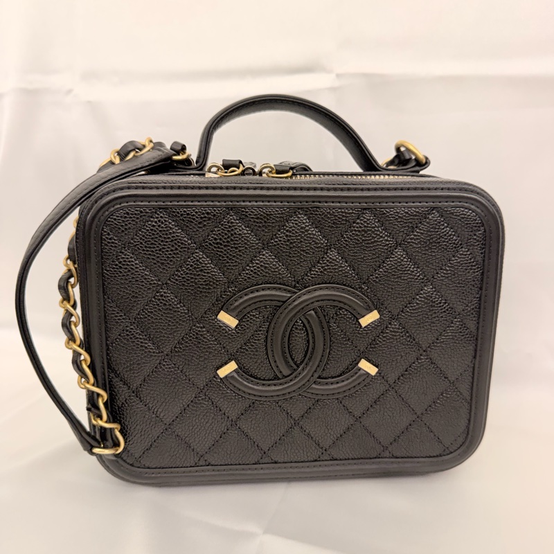 Chanel Vanity case 黑荔枝皮斜背包-0