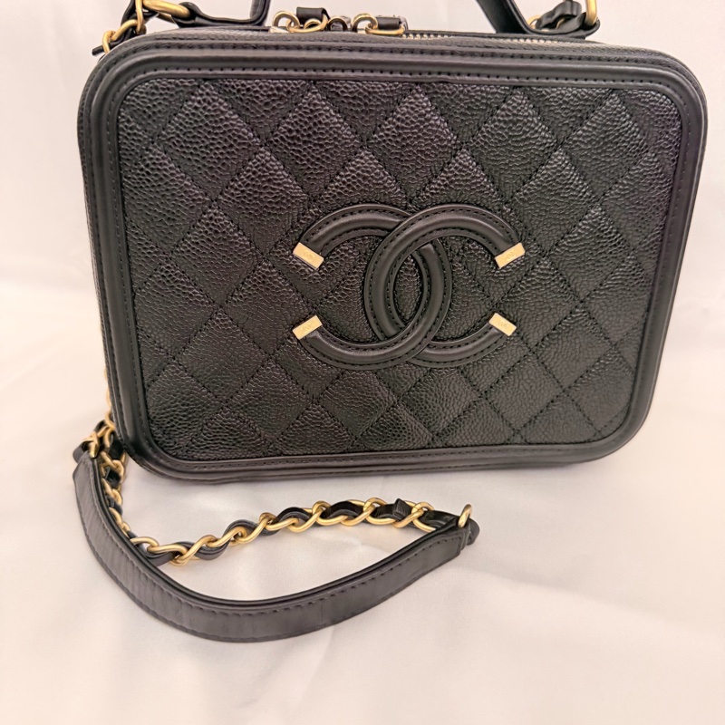 Chanel Vanity case 黑荔枝皮斜背包-2
