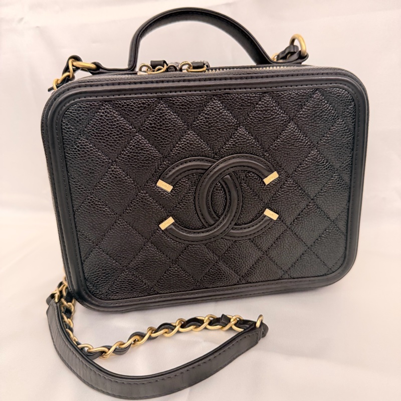 Chanel Vanity case 黑荔枝皮斜背包-3