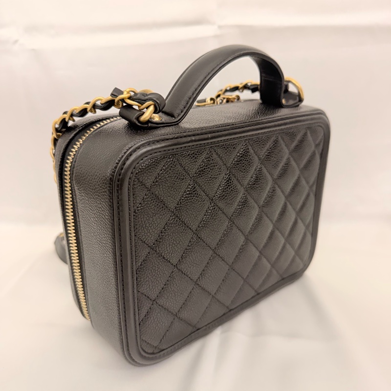 Chanel Vanity case 黑荔枝皮斜背包-13
