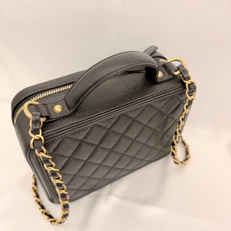 Chanel Vanity case 黑荔枝皮斜背包-14