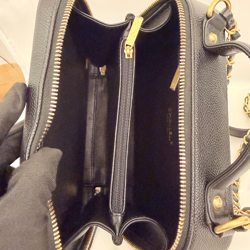 Chanel Vanity case 黑荔枝皮斜背包-20