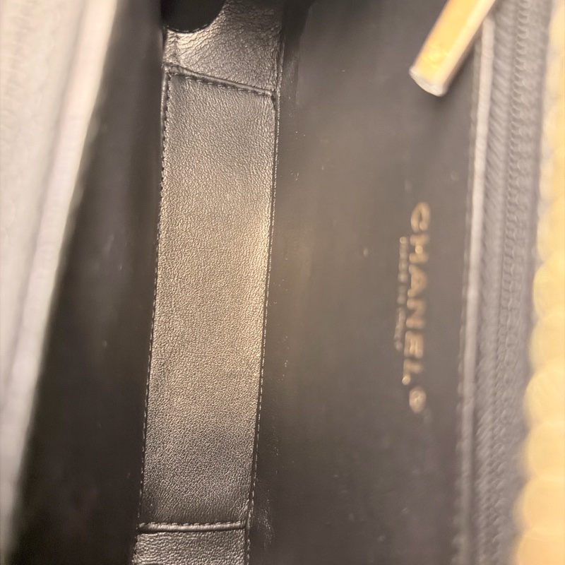 Chanel Vanity case 黑荔枝皮斜背包-23