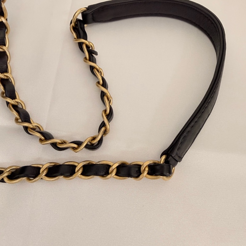 Chanel Vanity case 黑荔枝皮斜背包-30