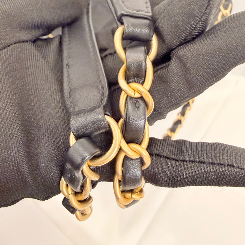 Chanel Vanity case 黑荔枝皮斜背包-31