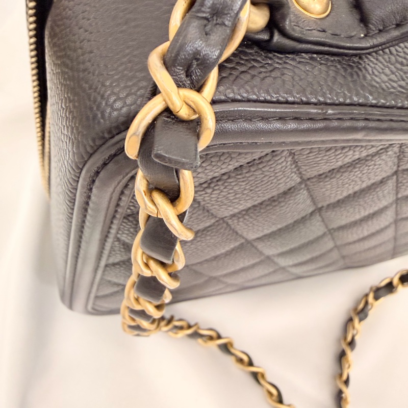 Chanel Vanity case 黑荔枝皮斜背包-38