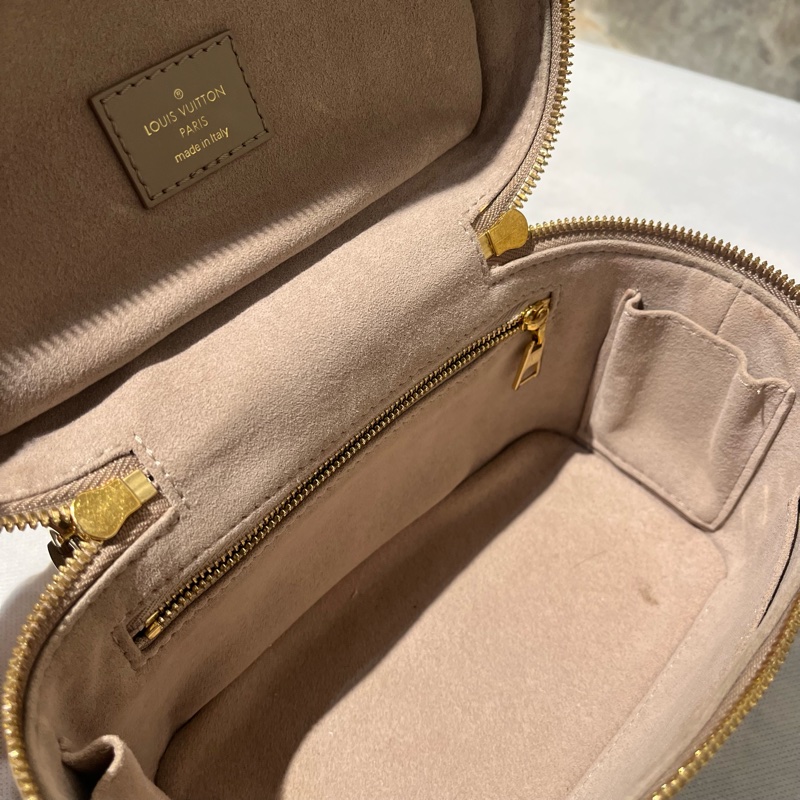 Louis Vuitton斑鳩灰牛皮壓紋Vanity PM-7