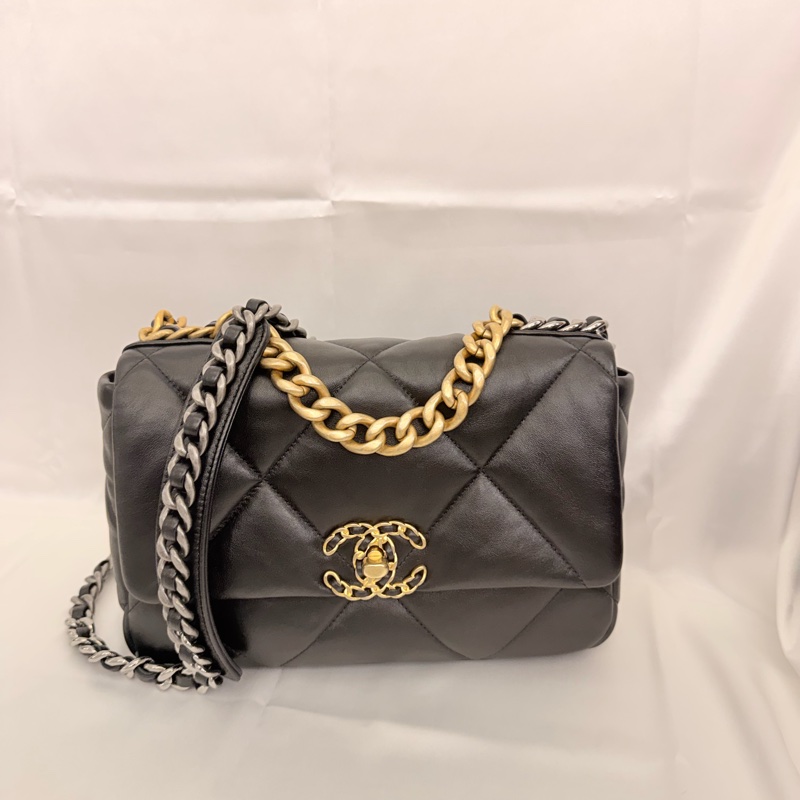 Chanel 黑羊皮19斜背包-4