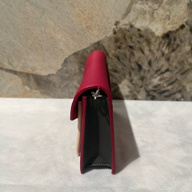 Louis Vuitton 深紅色拼色牛皮銀釦My LockMe 鏈包-3