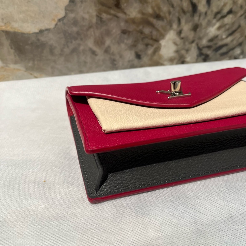 Louis Vuitton 深紅色拼色牛皮銀釦My LockMe 鏈包-5