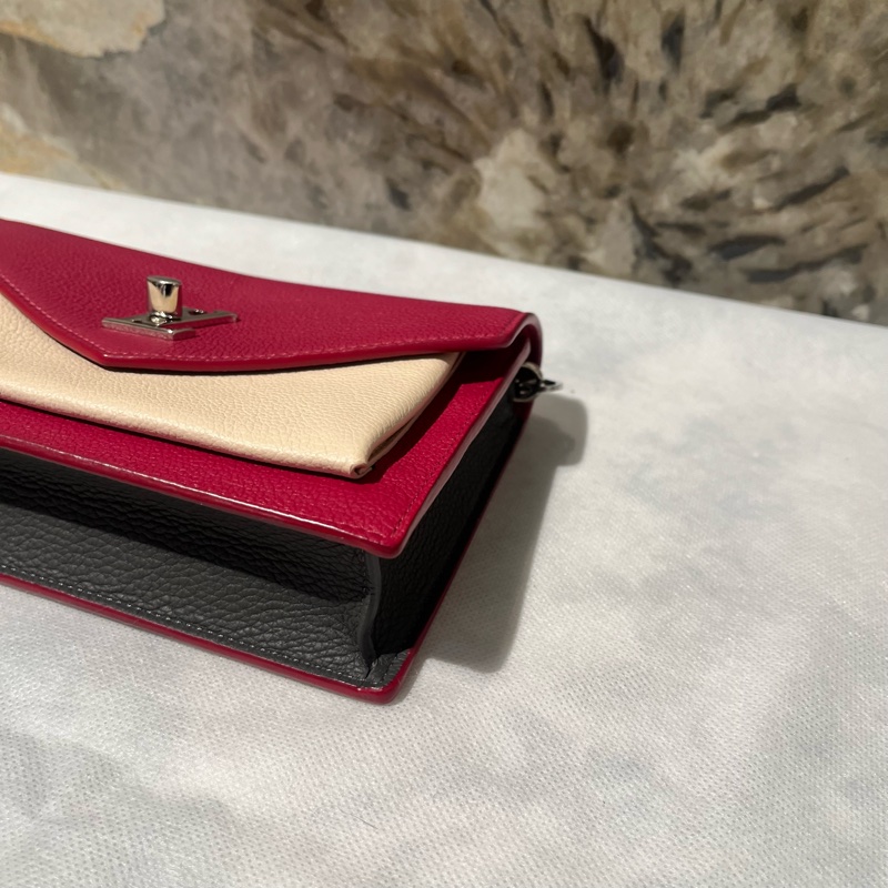 Louis Vuitton 深紅色拼色牛皮銀釦My LockMe 鏈包-6