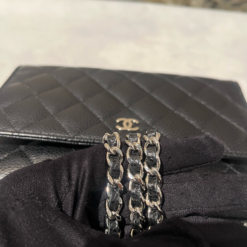 Chanel 黑銀釦式WOC-9