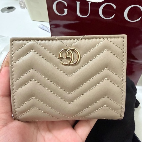 GUCCI 奶茶色短夾