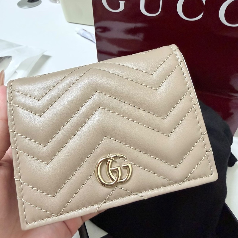 GUCCI 奶茶色短夾-1
