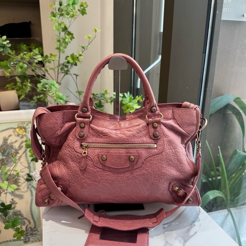 99新Balenciaga巴黎世家 機車包 中號 粉色 油蠟皮 手提包單肩包斜背包 底長37cm ❤️正品