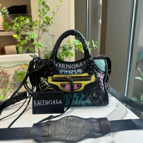 ✨99新Balenciaga巴黎世家 絕版塗鴉機車包 單肩包手提包斜背包 💛正品保障