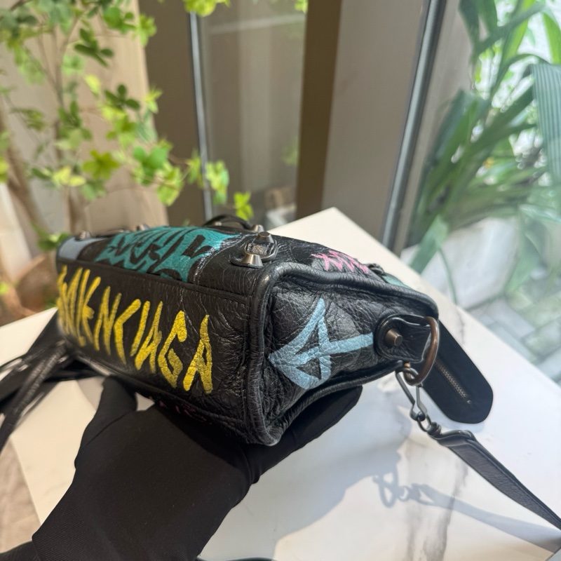 ✨99新Balenciaga巴黎世家 絕版塗鴉機車包 單肩包手提包斜背包 💛正品保障-4