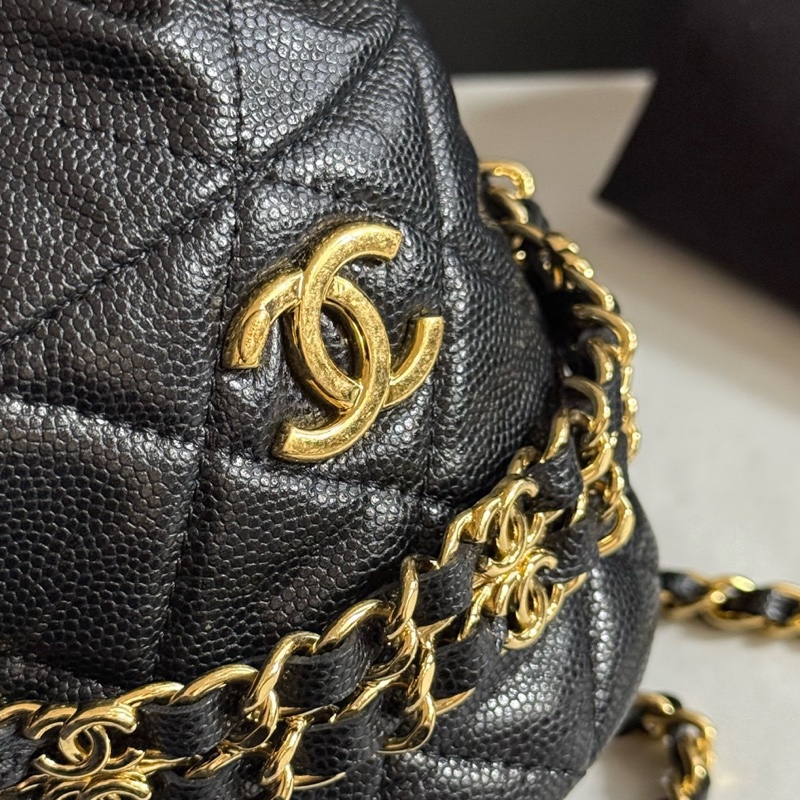 CHANEL香奈兒 黑金魚子醬牛皮22K菱格金扣抽繩鏈條 金珠水桶包單肩斜挎手拿包-8