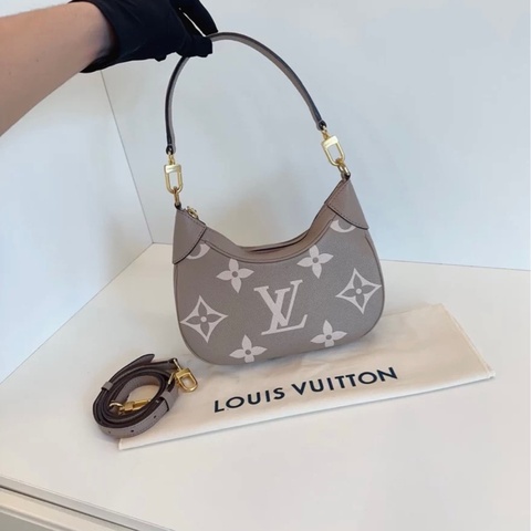 LV/Louis Vuitton  Bagatelle牛皮压纹斜挎包 芯片款