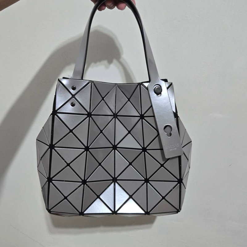 Issey Miyake 三宅一生 Bao Bao大號結晶鑽石包 銀灰色-0