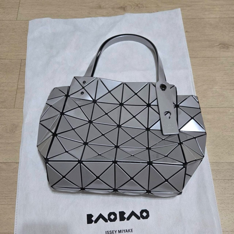 Issey Miyake 三宅一生 Bao Bao大號結晶鑽石包 銀灰色-1