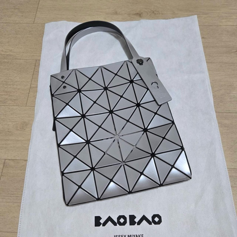 Issey Miyake 三宅一生 Bao Bao大號結晶鑽石包 銀灰色-2