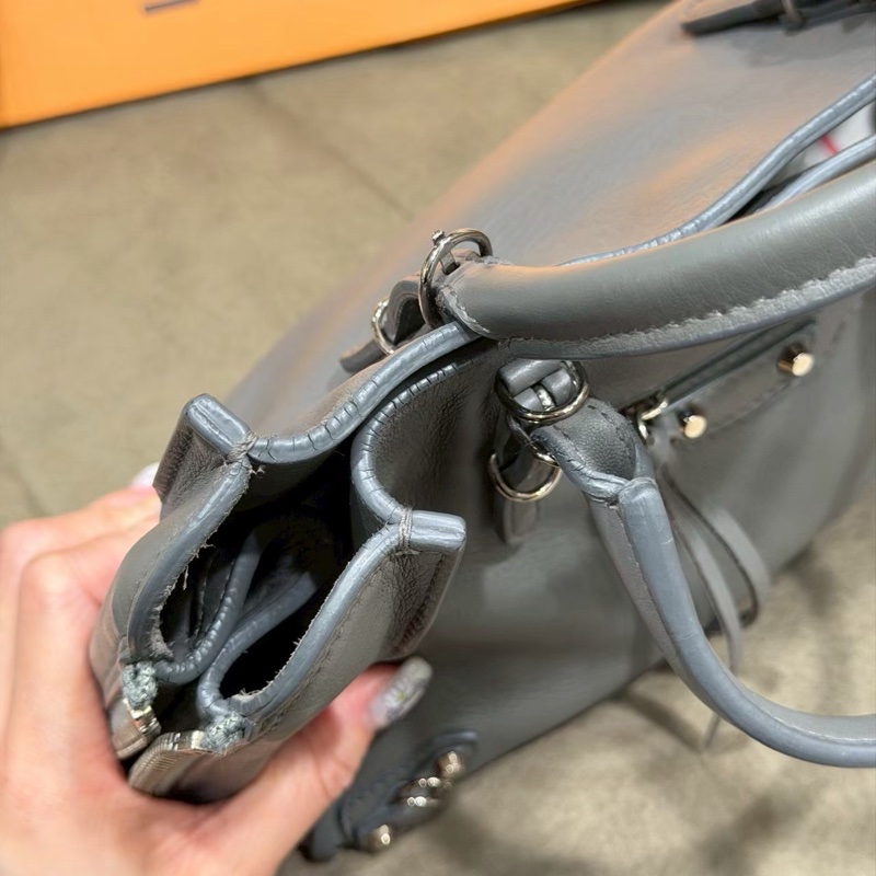BALENCIAGA Mini Zip Papier 小羊皮手提斜背兩用包-14
