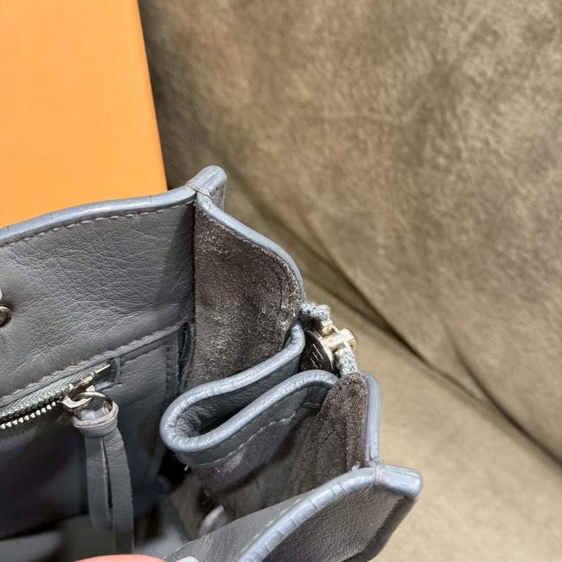 BALENCIAGA Mini Zip Papier 小羊皮手提斜背兩用包-24