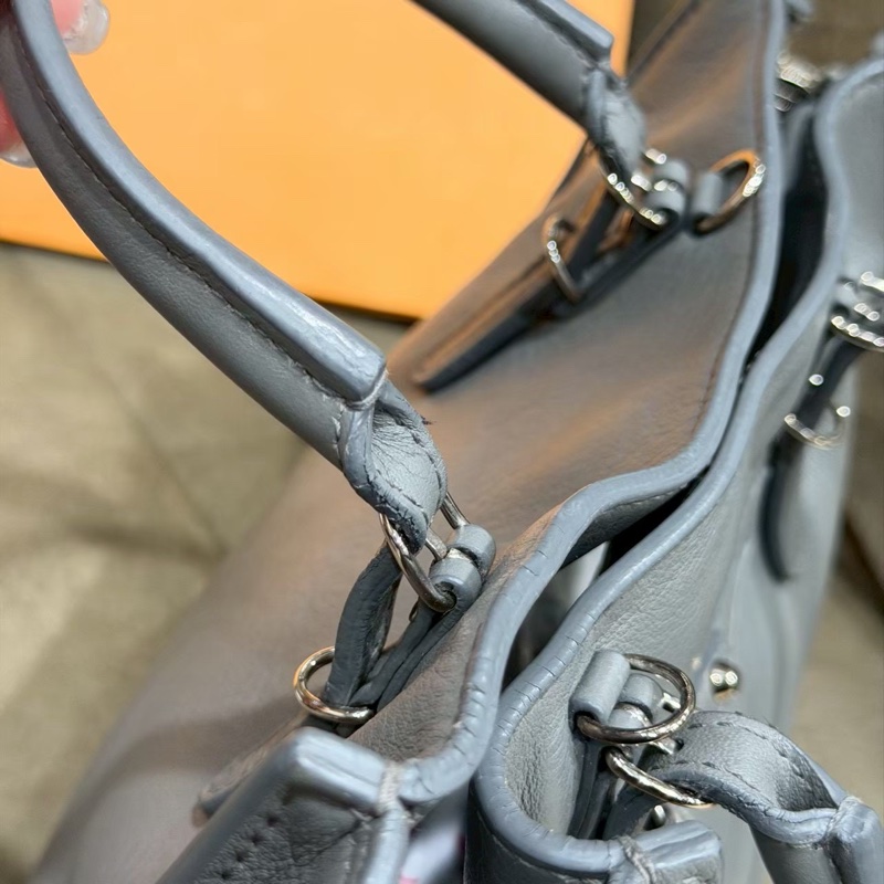 BALENCIAGA Mini Zip Papier 小羊皮手提斜背兩用包-25