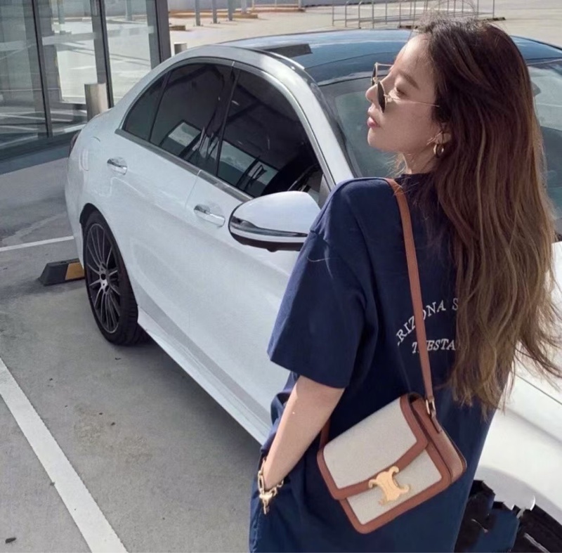 Celine 凯旋门金扣 很少见的帆布拼金棕搭配 非常实用容量大-6