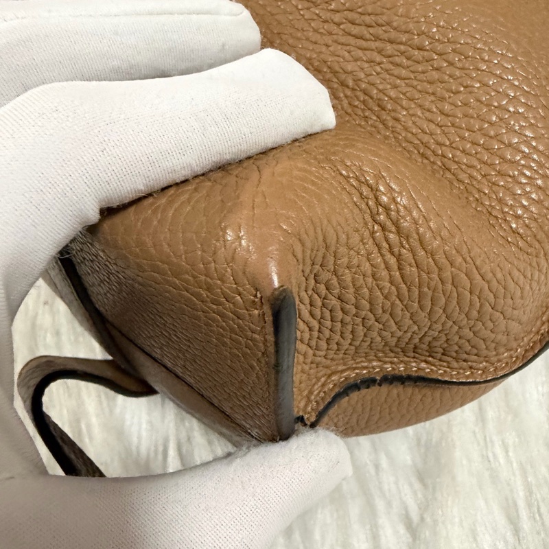 Loewe 羅意威 焦糖色郵差包 底長30cm-15