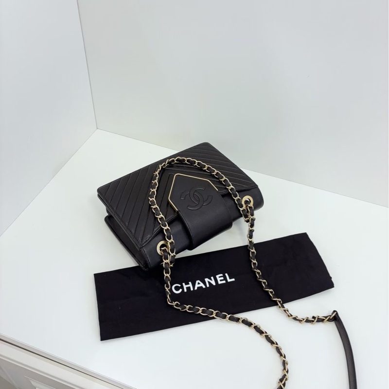 Chanel邮差包链条包，黑金V字纹，可单间可斜挎，经典款-3