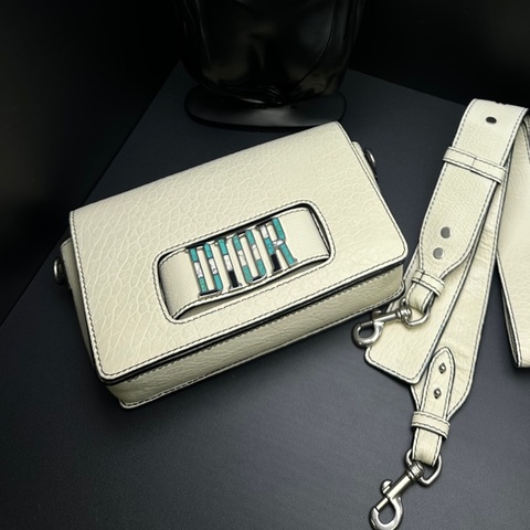 DIOR 迪奧 限量款綠松石扣白色單肩斜挎包 雙肩帶
