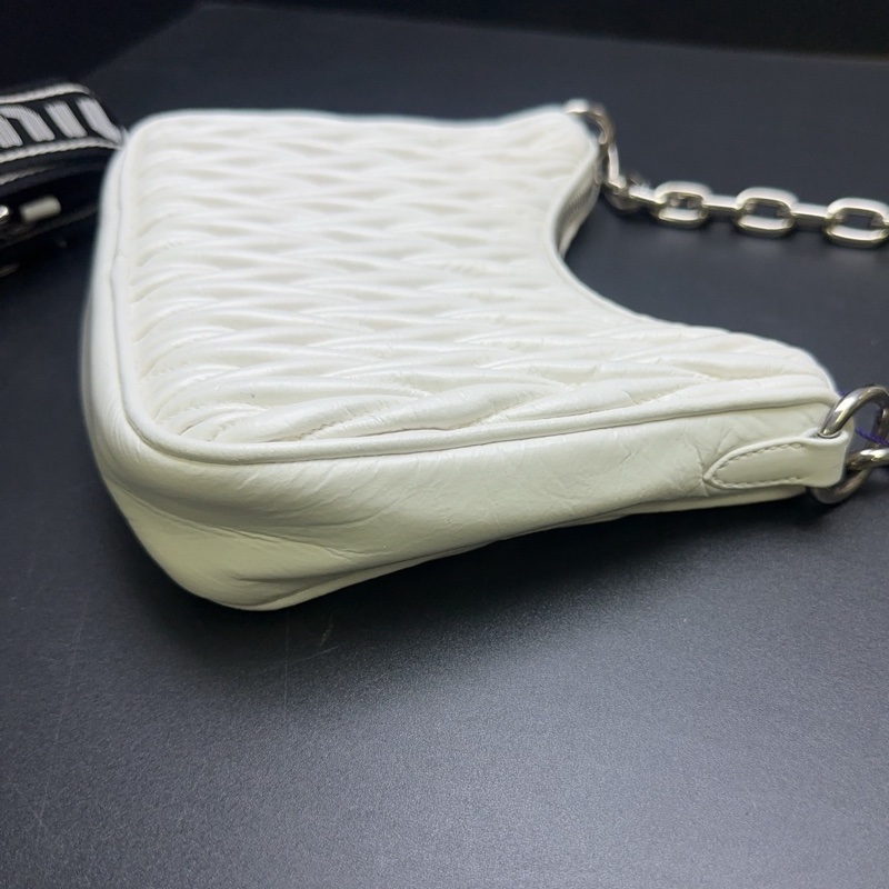繆繆/MIUMIU褶皺 matelasse cire hobo 單肩包復古油蠟皮  尺寸20*5*17-4