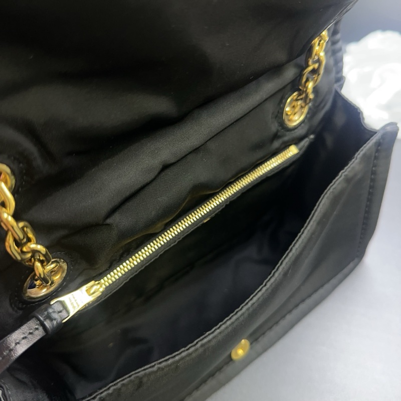 prada普拉達尼龍降落傘黑金翻蓋單肩斜挎包 尺寸26*15-5